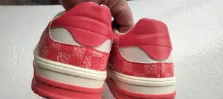 Zapatillas Bershka Rojas y Blancas