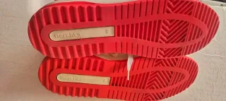 Zapatillas Bershka Rojas y Blancas