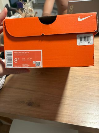 Zapatillas Nike Initiator Blancas y Plateadas