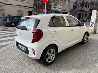 KIA PICANTO 2022. 13.000 KM