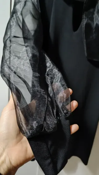 Abito elegante nero con fiocco