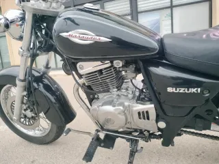 Suzuki Marauder GZ 250cc Cruiser Negra/Verde
