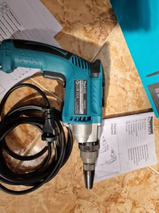 Atornillador Makita FS2700