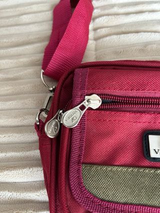 Bolso bandolera granate Vittoria multibolsillos