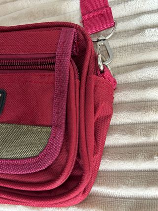 Bolso bandolera granate Vittoria multibolsillos