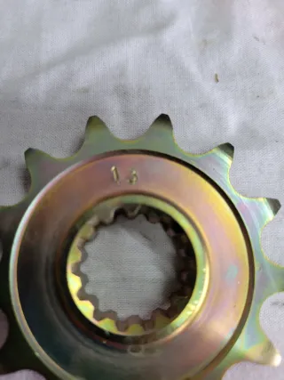 Piñón de arrastre 13T