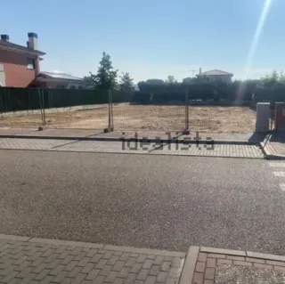Parcela urbana en laguna de Duero Bosque Real