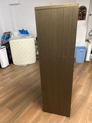 Armario de madera moderno