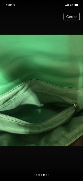 Bolso Stradivarius verde acolchado