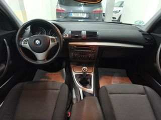 BMW Serie 118i. 160.000km garantia y transferencia