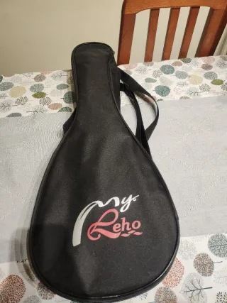 Ukelele Leho de madera soprano.