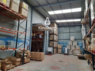 Nave industrial en venta en Loeches
