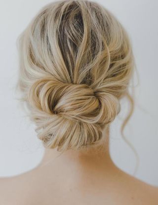 Peluquera a domicilio para bodas, comuniones.