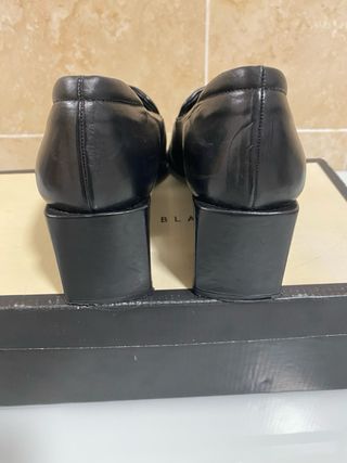 Zapatos negros tacón cuadrado