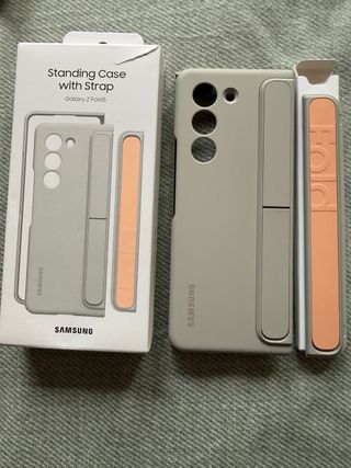 Funda Samsung Galaxy Z Fold 5 con Correa