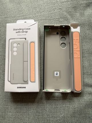 Funda Samsung Galaxy Z Fold 5 con Correa