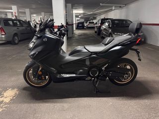Yamaha T-MAX Tech MAX 2023 Negra
