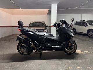 Yamaha T-MAX Tech MAX 2023 Negra
