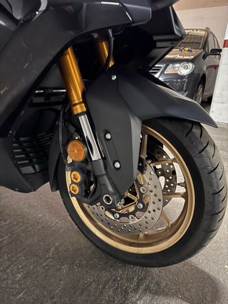 Yamaha T-MAX Tech MAX 2023 Negra