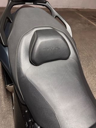 Yamaha T-MAX Tech MAX 2023 Negra
