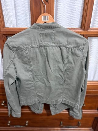 Cazadora ONLY verde militar