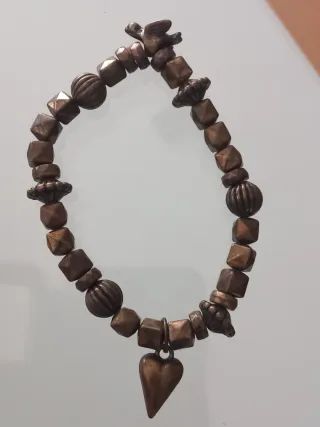 Pulsera con corazón y dijes de pájaro
