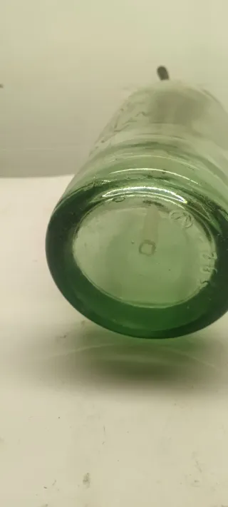 Sifón antiguo de vidrio verde