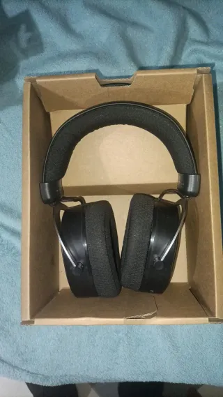 Cascos Gaming Y Ultralight RGB