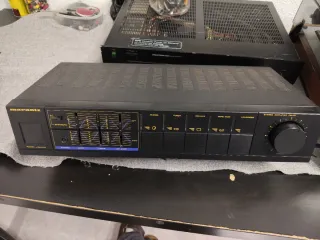 Amplificador Marantz Negro