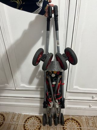 Cochecito de bebé con estampado de lunares