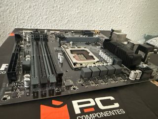 Gigabyte B760M DS3H DDR4 Placa Base