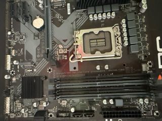 Gigabyte B760M DS3H DDR4 Placa Base