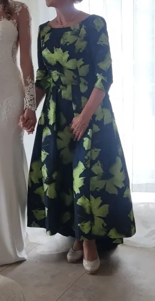 Vestido fiesta estampado floral color azul marino