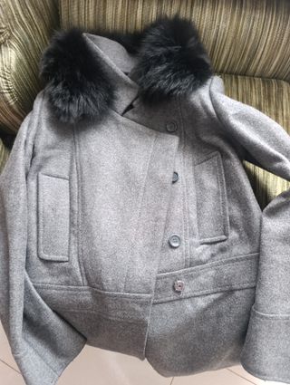 Cappotto Pinko grigio con pelliccia di volpe