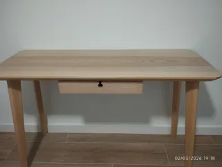 Mesa de madera con cajón, multiusos.