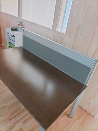 Mesa de oficina madera y metal