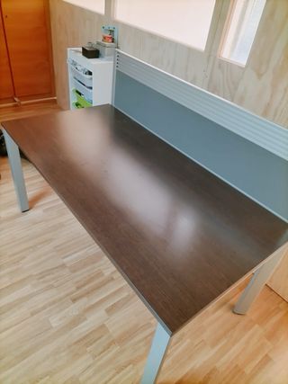 Mesa de oficina madera y metal