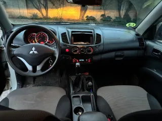 Mitsubishi L 200 2014