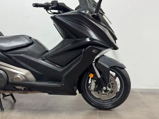 KYMCO Ak 550