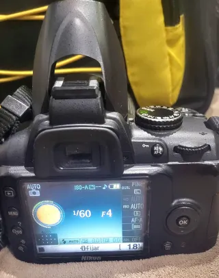 Cámara Nikon D3000 Negra