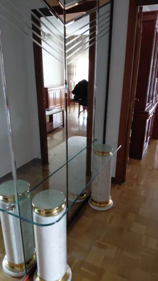 Mobile ingresso con specchio e colonne