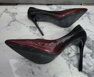 Zapatos de tacón Tulipano negros y rojos