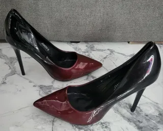 Zapatos de tacón Tulipano negros y rojos