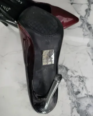 Zapatos de tacón Tulipano negros y rojos