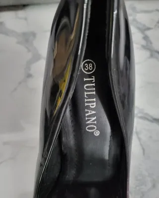 Zapatos de tacón Tulipano negros y rojos