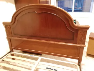 Somier con cabecero de madera