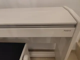 Piano Roland F130 R Bianco