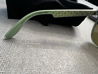 Occhiali da sole con custodia