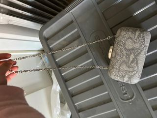 Bolso de mano estampado serpiente