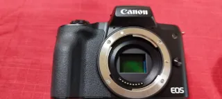 Cámara Canon EOS M50 + Accesorios